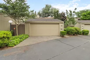 2304 American River Dr, Sacramento, CA 95825 - Photo 33