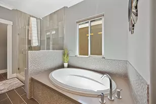 3613 Crocker Dr, Sacramento, CA 95818 - Photo 49