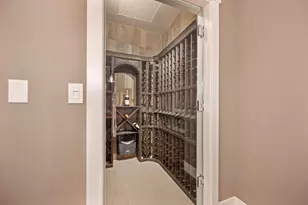 3613 Crocker Dr, Sacramento, CA 95818 - Photo 35