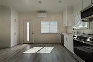 1402 McAllister Ave, Sacramento, CA 95822 - Photo 5