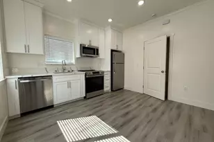 1402 McAllister Ave, Sacramento, CA 95822 - Photo 3