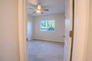 8329 New Hills Ct, Sacramento, CA 95828 - Photo 17