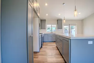 8329 New Hills Ct, Sacramento, CA 95828 - Photo 9