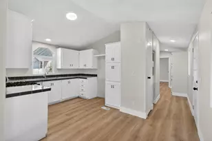 402 Colin Kelly Dr, Roseville, CA 95747 - Photo 11