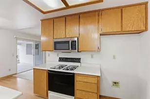 7317 Sunleaf Ln, Sacramento, CA 95828 - Photo 11