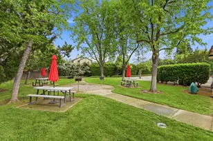 7317 Sunleaf Ln, Sacramento, CA 95828 - Photo 35