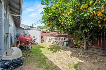 4921 McGlashan St, Sacramento, CA 95820 - Photo 21