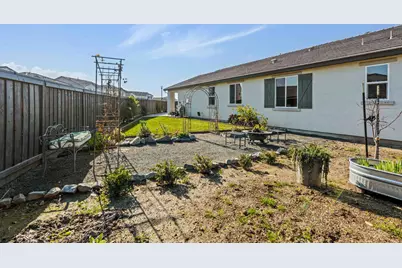 976 Garzas Street, Lathrop, CA 95330 - Photo 25