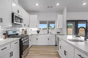 21035 Forest Glen Rd, Madera, CA 93638 - Photo 13