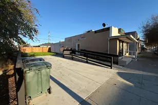 224 E St, Waterford, CA 95386 - Photo 19