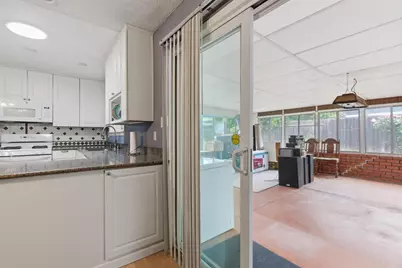 8015 Center Parkway, Sacramento, CA 95823 - Photo 17