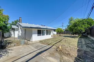 3721 Thornhill Dr, Sacramento, CA 95826 - Photo 33