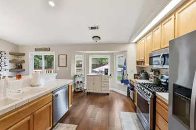 2010 Mineral Springs Drive, Roseville, CA 95747 - Photo 13