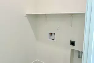 8161 Trapper Rnch Rd, Roseville, CA 95747 - Photo 9