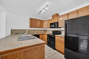 1754 Urbana Way, Sacramento, CA 95833 - Photo 13