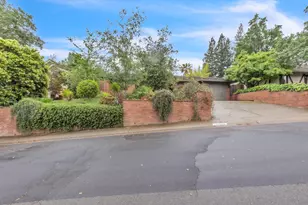 8484 Oakwind Ct, Orangevale, CA 95662 - Photo 5