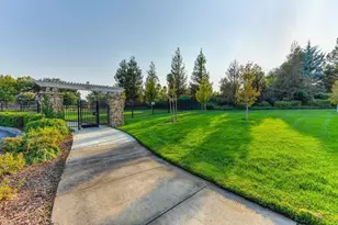 8900 Belford Ct, Roseville, CA 95747 - Photo 63