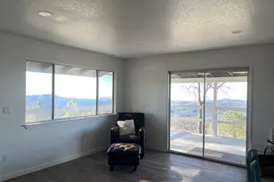 5611 Donkey Ln, Coulterville, CA 95311 - Photo 15