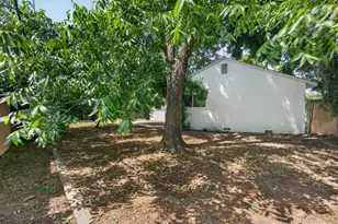 5625 49th St, Sacramento, CA 95824 - Photo 31