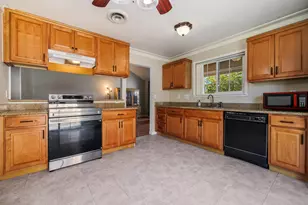 2012 Ridgecrest Dr, Modesto, CA 95351 - Photo 11