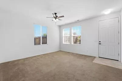 1452 Claridge Court, Plumas Lake, CA 95961 - Photo 5