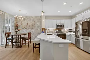 303 Esplanade Cir, Folsom, CA 95630 - Photo 9