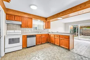 7574 Twilight Dr, Sacramento, CA 95822 - Photo 17