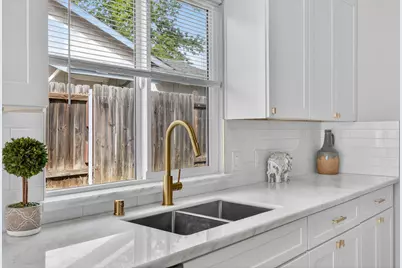 7064 Canevalley Circle, Citrus Heights, CA 95621 - Photo 17