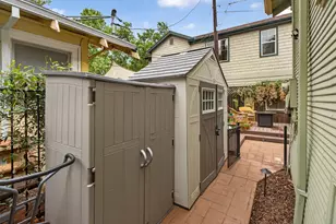 2107 24th St, Sacramento, CA 95818 - Photo 33