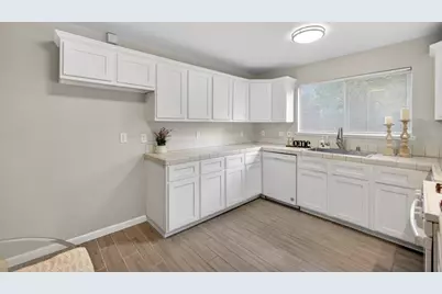 4405 34th Street, Sacramento, CA 95820 - Photo 11