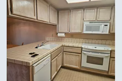 1067 Rio Cidade Way, Sacramento, CA 95831 - Photo 3