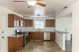 2105 Norman Way, Modesto, CA 95350 - Photo 11