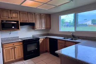 7612 Darla Way, Sacramento, CA 95828 - Photo 7