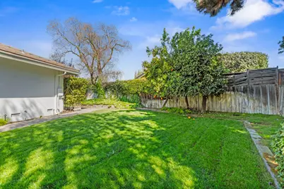 908 Newcastle Court, Modesto, CA 95355 - Photo 17