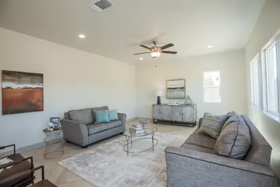 9117 Turnbull Court, Elk Grove, CA 95758 - Photo 11