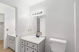 2016 Zeeland Ct, Modesto, CA 95356 - Photo 17