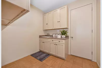 11390 Huntington Village Lane, Gold River, CA 95670 - Photo 57
