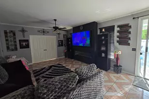 1683 Iris St, Los Banos, CA 93635 - Photo 9