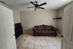 1683 Iris St, Los Banos, CA 93635 - Photo 11