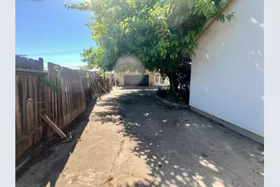 7016 Peck Drive, Sacramento, CA 95828 - Photo 21