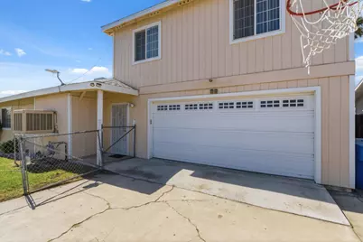 295 E Durian Avenue, Coalinga, CA 93210 - Photo 5