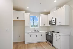 243 E 3rd St, Tracy, CA 95376 - Photo 15