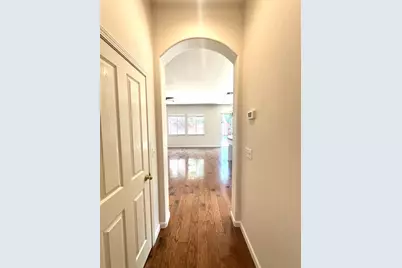 9729 Marbella Court, Elk Grove, CA 95624 - Photo 11