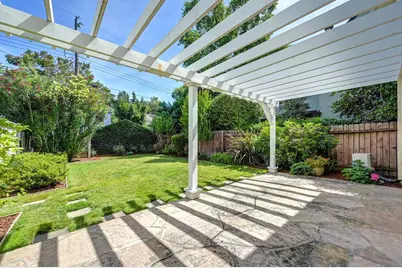 1217 Robertson Way, Sacramento, CA 95818 - Photo 27