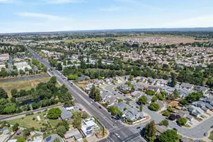 9353 Aizenberg Circle, Elk Grove, CA 95624 - Photo 43