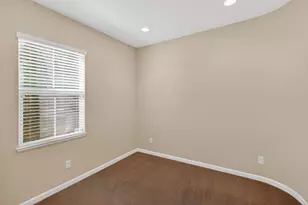 8073 Lido Isle Ln, Sacramento, CA 95831 - Photo 27