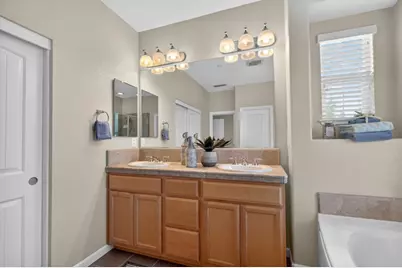 8073 Lido Isle Lane, Sacramento, CA 95831 - Photo 47