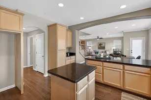 8073 Lido Isle Ln, Sacramento, CA 95831 - Photo 23