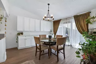 7803 Orchard Woods Cir, Sacramento, CA 95828 - Photo 7