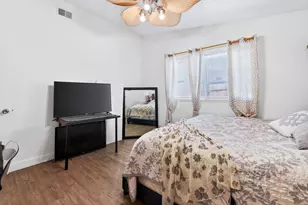 7803 Orchard Woods Cir, Sacramento, CA 95828 - Photo 17